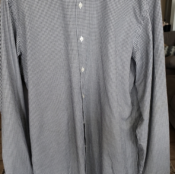 Hugo Boss Shirt - Picture 2 of 4